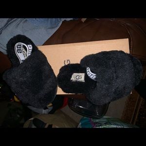 UGG slippers for toddlers.